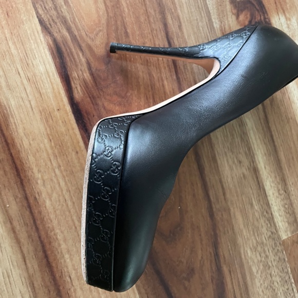 gucci shoes - Picture 2 of 3